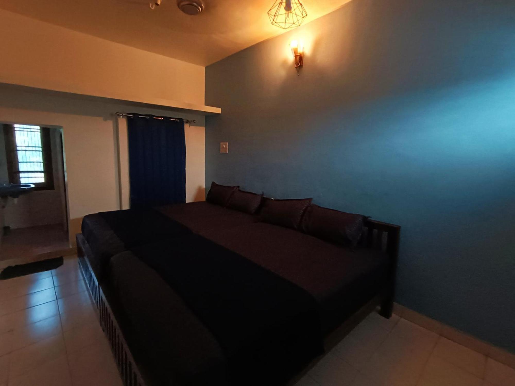 Omkara - The Fives Guest House Tiruvannāmalai Quarto foto